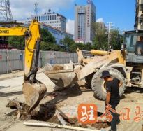 日人操逼高温下的坚守｜道路建设者用汗水铺就畅通路